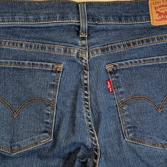 Levi's Women's High waist Stretch Wide-Leg (13.5") Jeans 30x32 Dark Wash Denim - Picture 4 of 9